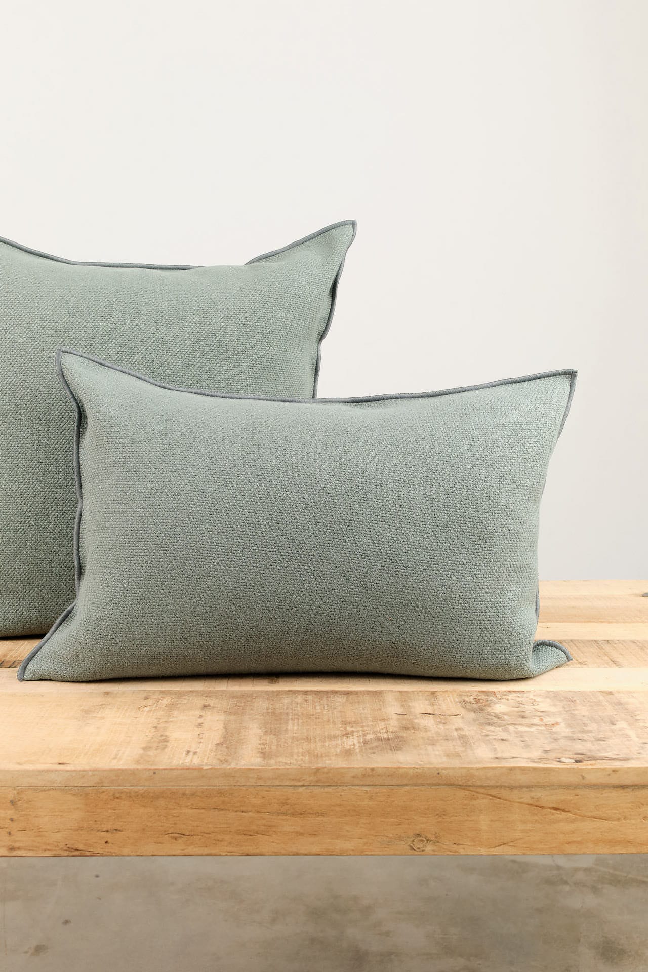 Maison De Vacances Home Pillows 16" X 24" Canvas Formentera Vice Versa Cushion in Canard Canard / 16" X 24"