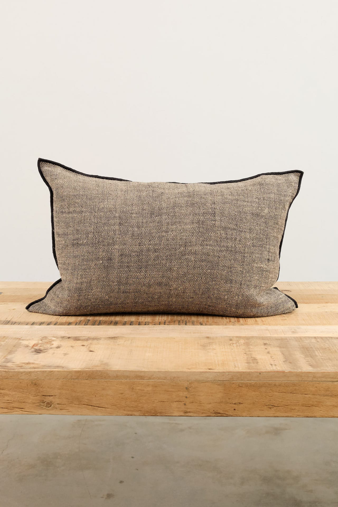 Maison De Vacances Home Pillows 16" X 24" Chinee Canvas Rustique Cushion Naturel/Noir / 16" X 24"