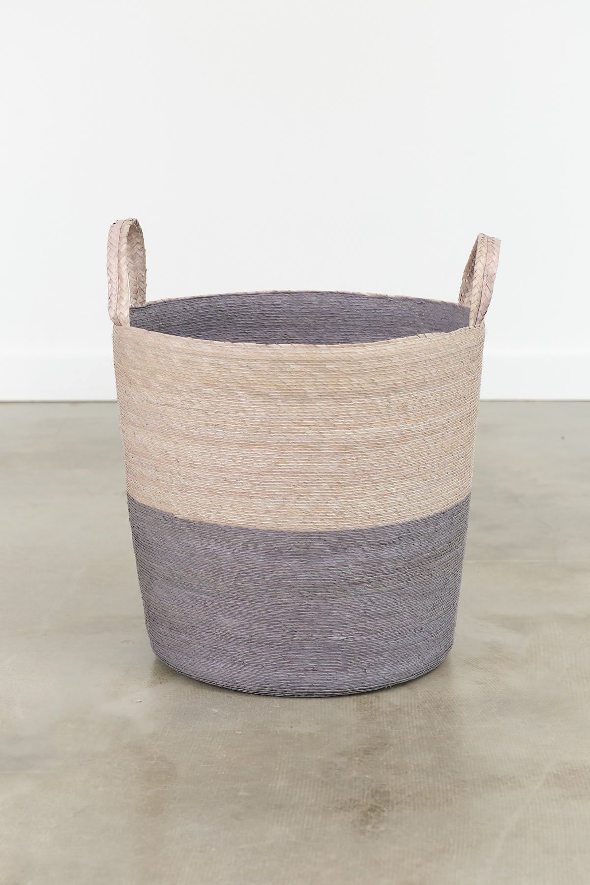 Tambo Basket by Makaua in Acero 