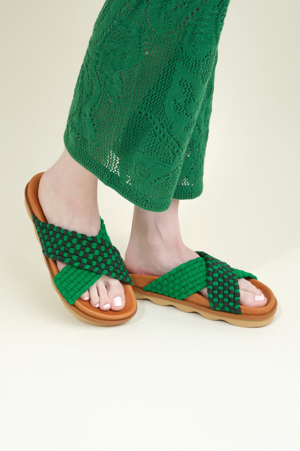 Crossover Wave Sole Sandal in Green/Dark Green