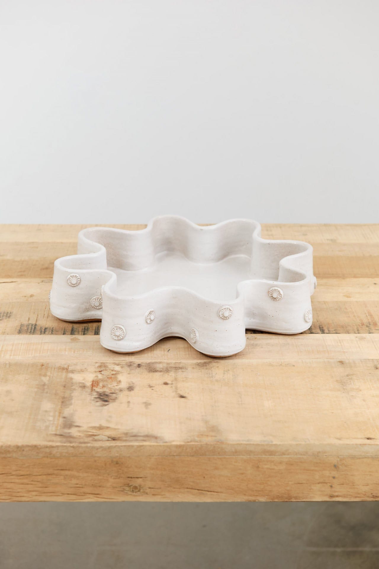 Matthew Ward Studio Home Kitchen Serving Freeform Asters Bowl White