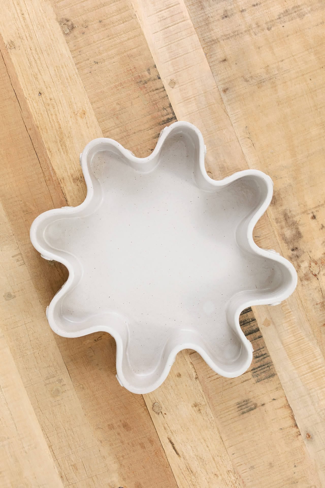 Matthew Ward Studio Home Kitchen Serving Freeform Asters Bowl White