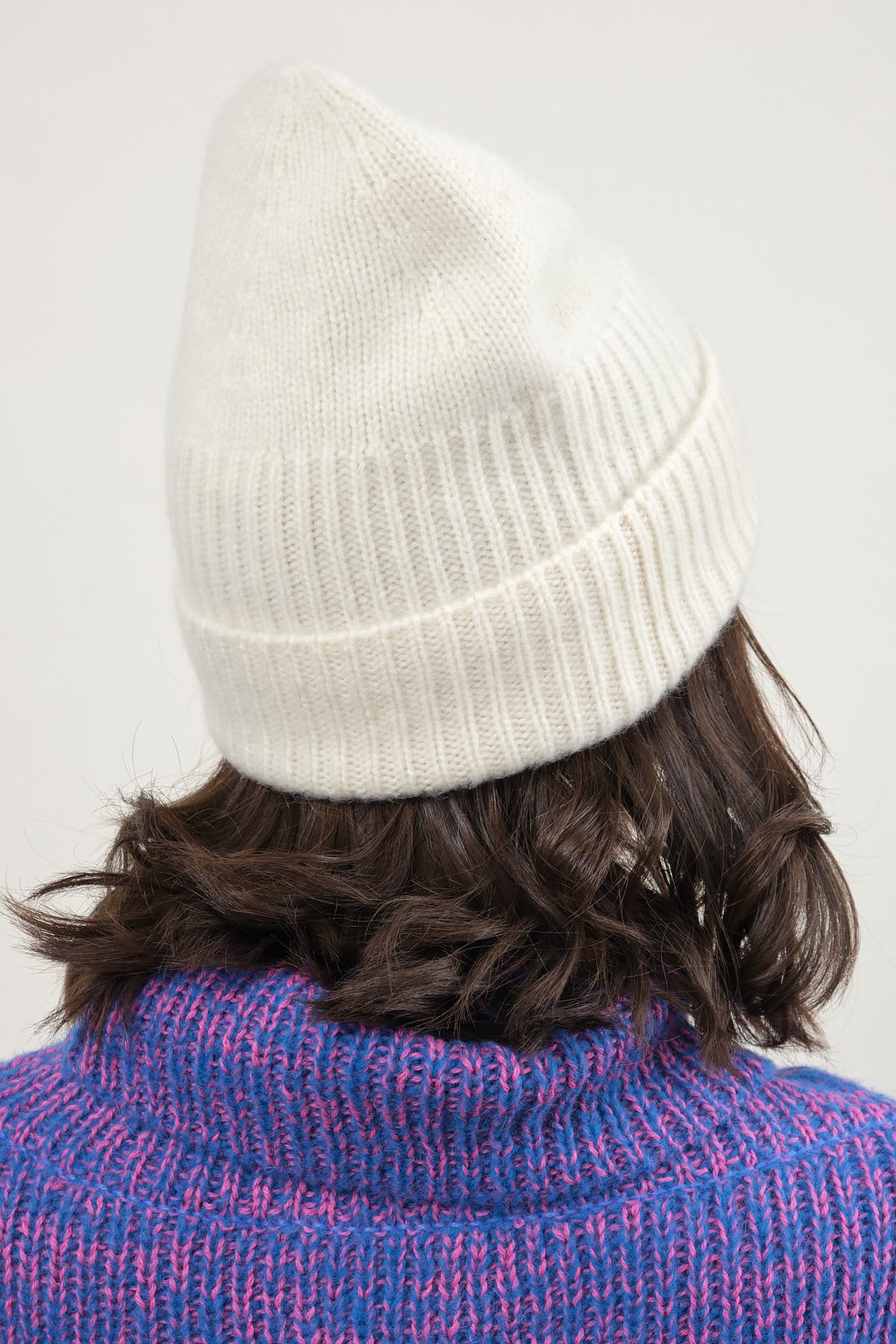 Back of Cashmere Knit Cap in White