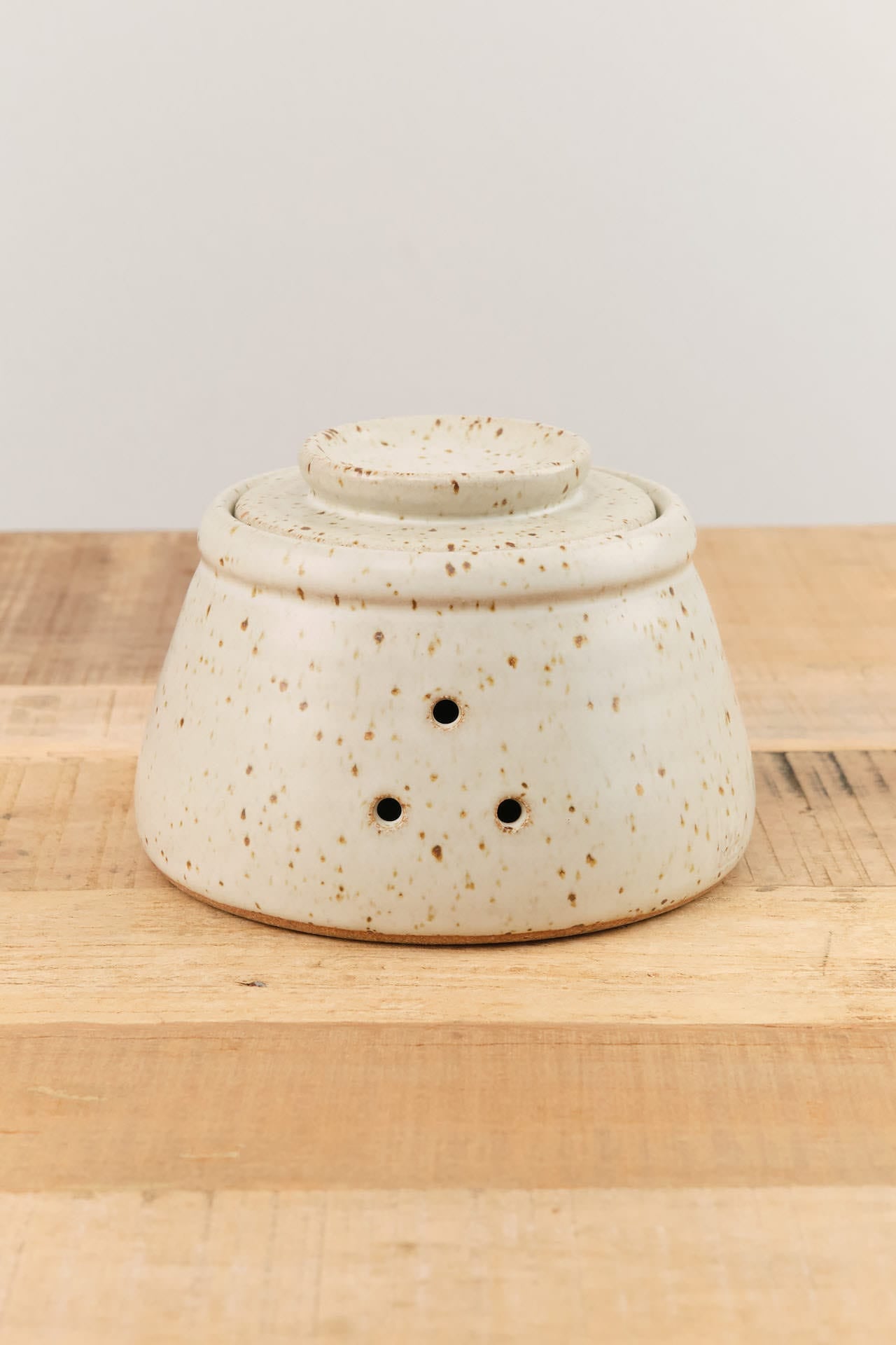 MH Ceramics Home Kitchen Containers Garlic Keeper in Alabaster Alabaster