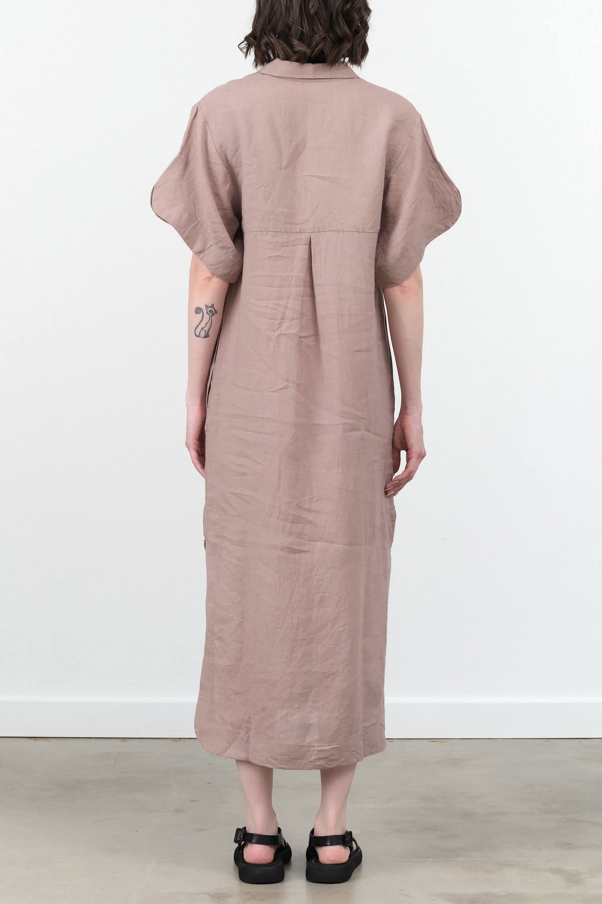 Adelaide Caftan by Mirth with Short Sleeve and Back Pleat and Side Slit and Collar in Mushroom Linen Light Brown