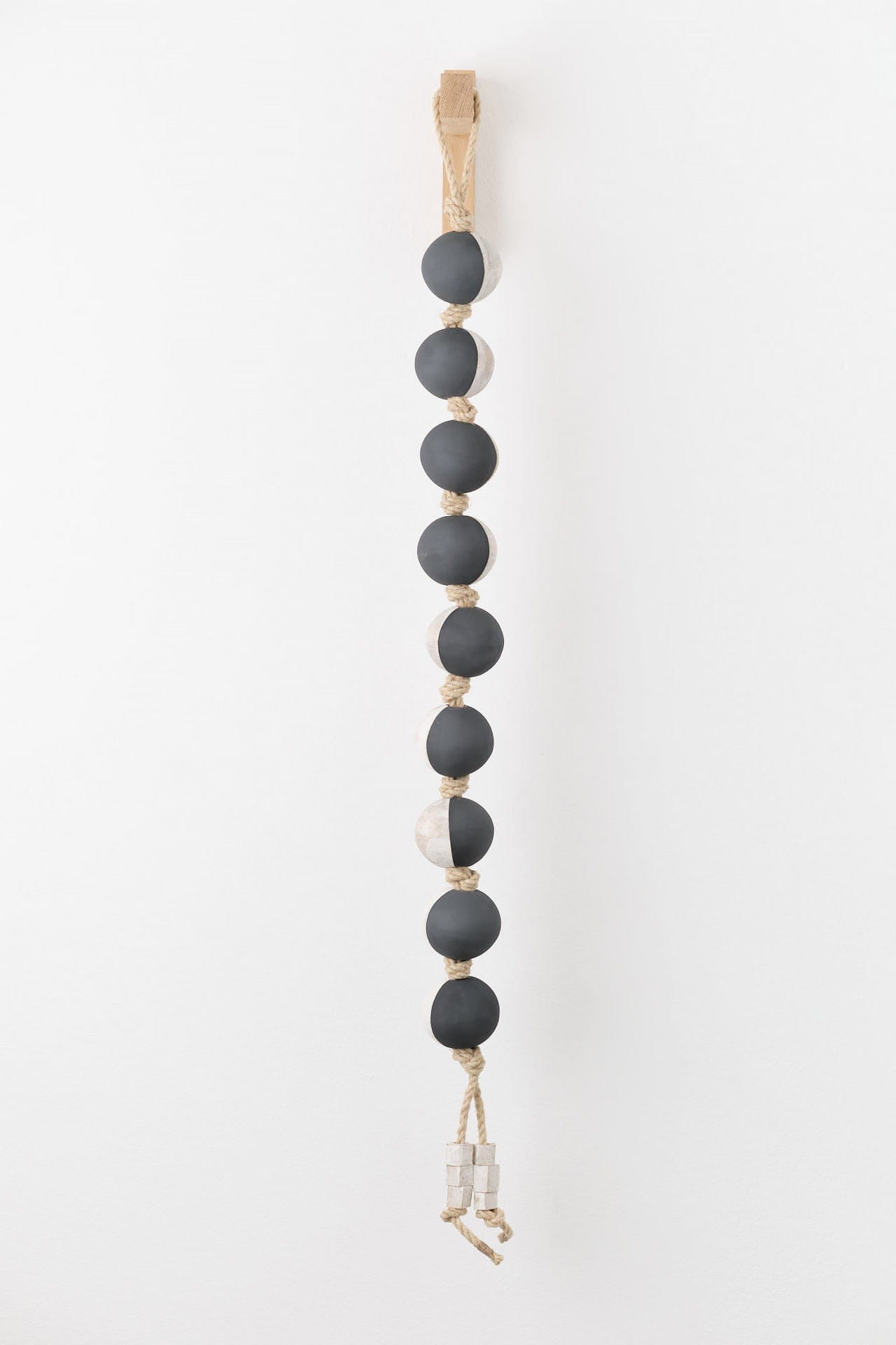 MQuan Art Ceramics Garland 9 Black and White / 54" L