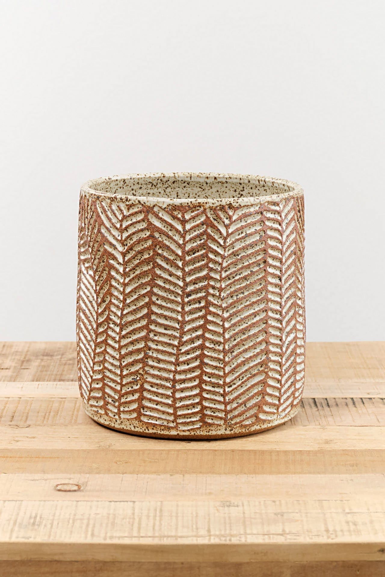 carved woven planter Mt. Washington Pottery 10" Fern Planter in Raw Clay/Speckled White – Cedar & Hyde Mercantile