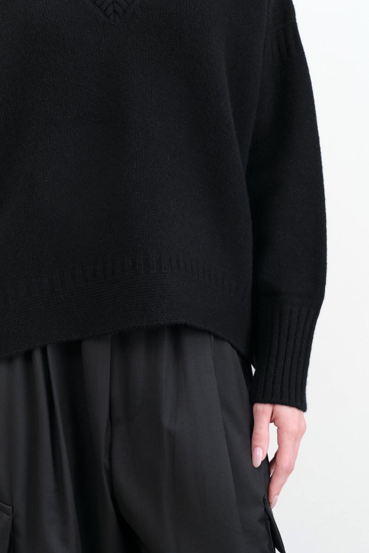 Nicholson & Nicholson Apparel Womens Sweaters Aura Top Black / One Size