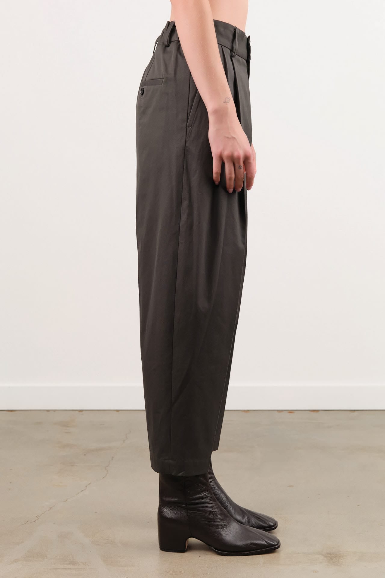 Nicholson & Nicholson Apparel Womens Pants Leno Pants