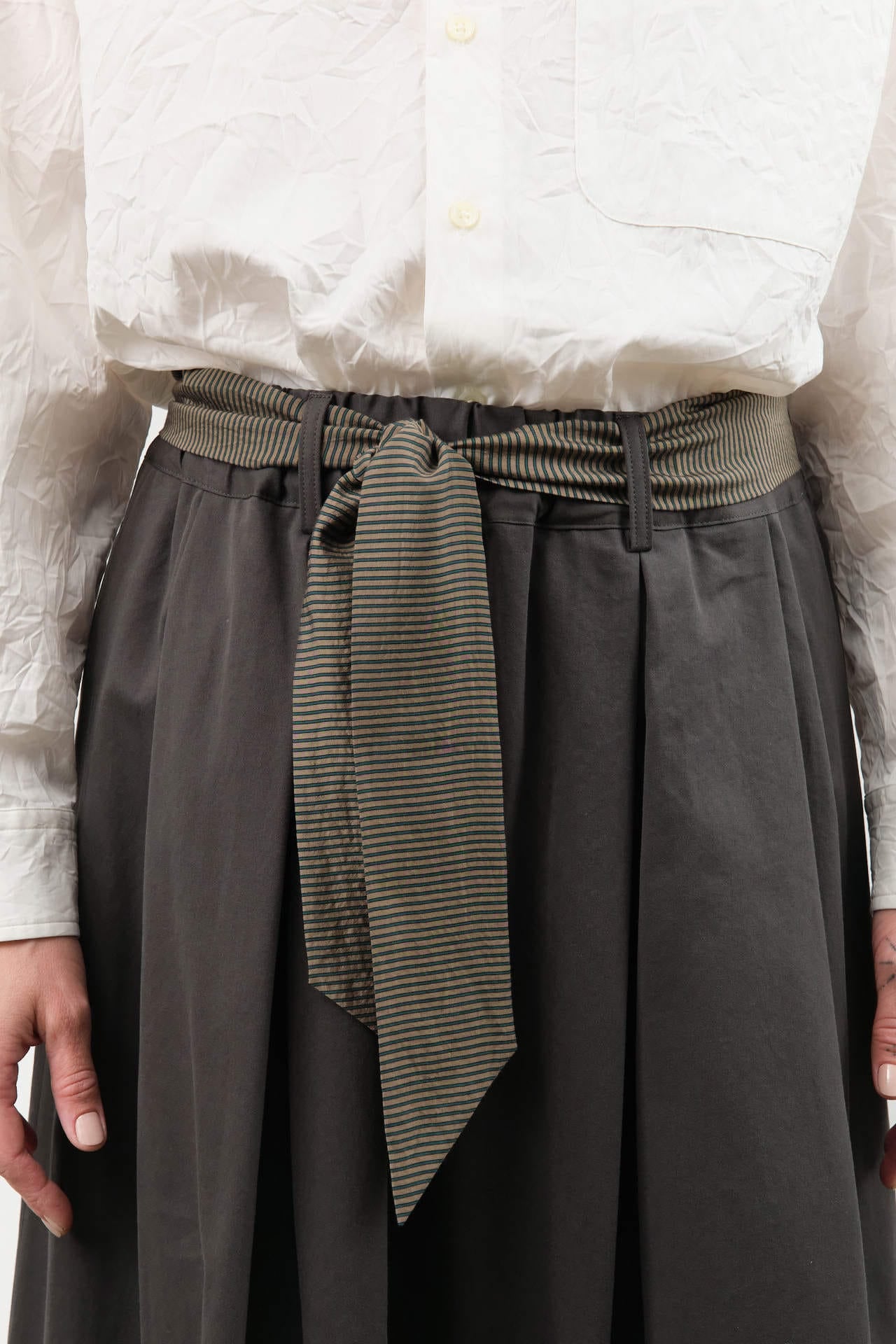 Nicholson & Nicholson Accessories Scarves Loop Scarf in Beige/Green Beige/Green / One Size