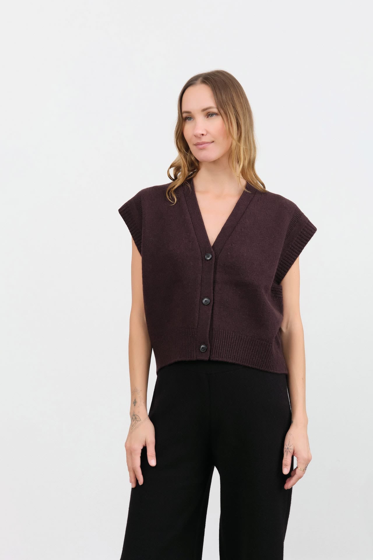 Nicholson & Nicholson Apparel Womens Sweaters Zoe Top in Brown