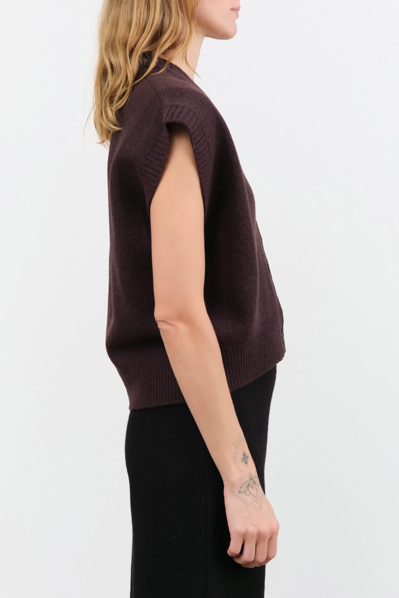 Nicholson & Nicholson Apparel Womens Sweaters Zoe Top in Brown