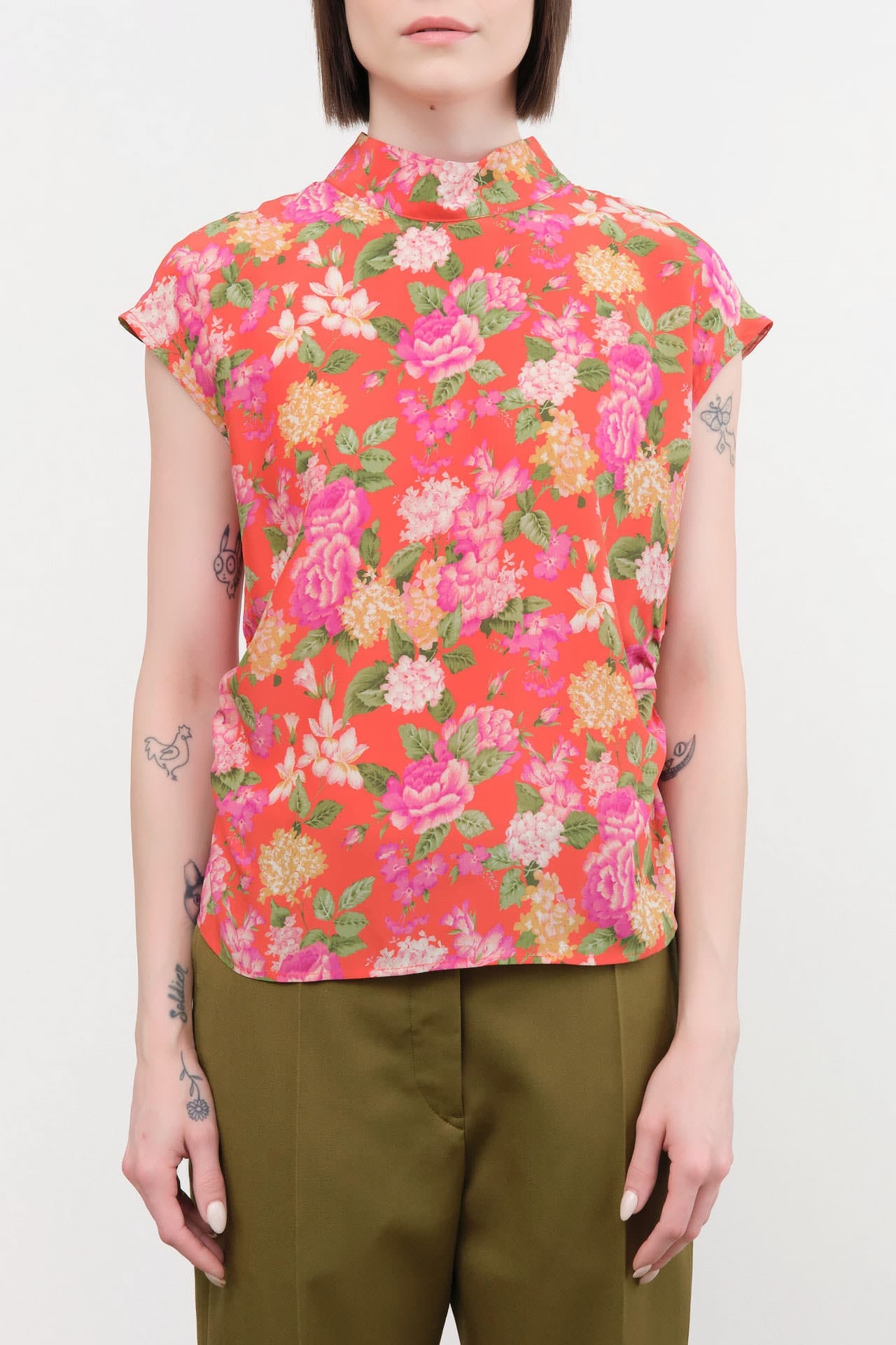 No. 6 Apparel Womens Blouses Alex Top in Red Bouquet