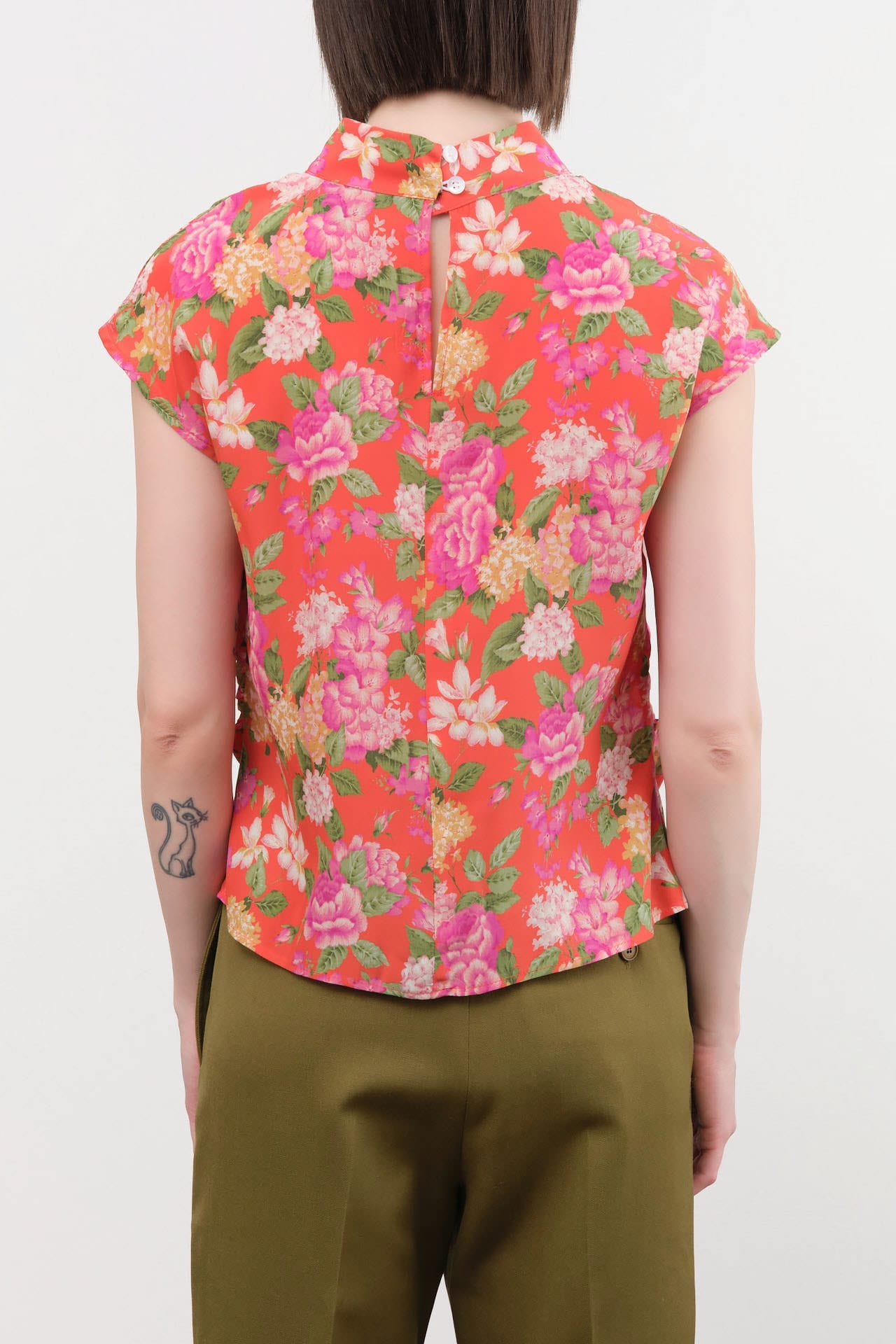 No. 6 Apparel Womens Blouses Alex Top in Red Bouquet
