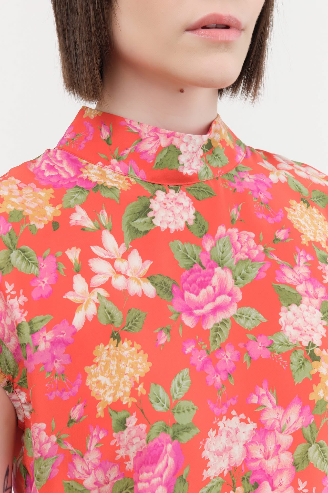 No. 6 Apparel Womens Blouses Alex Top in Red Bouquet