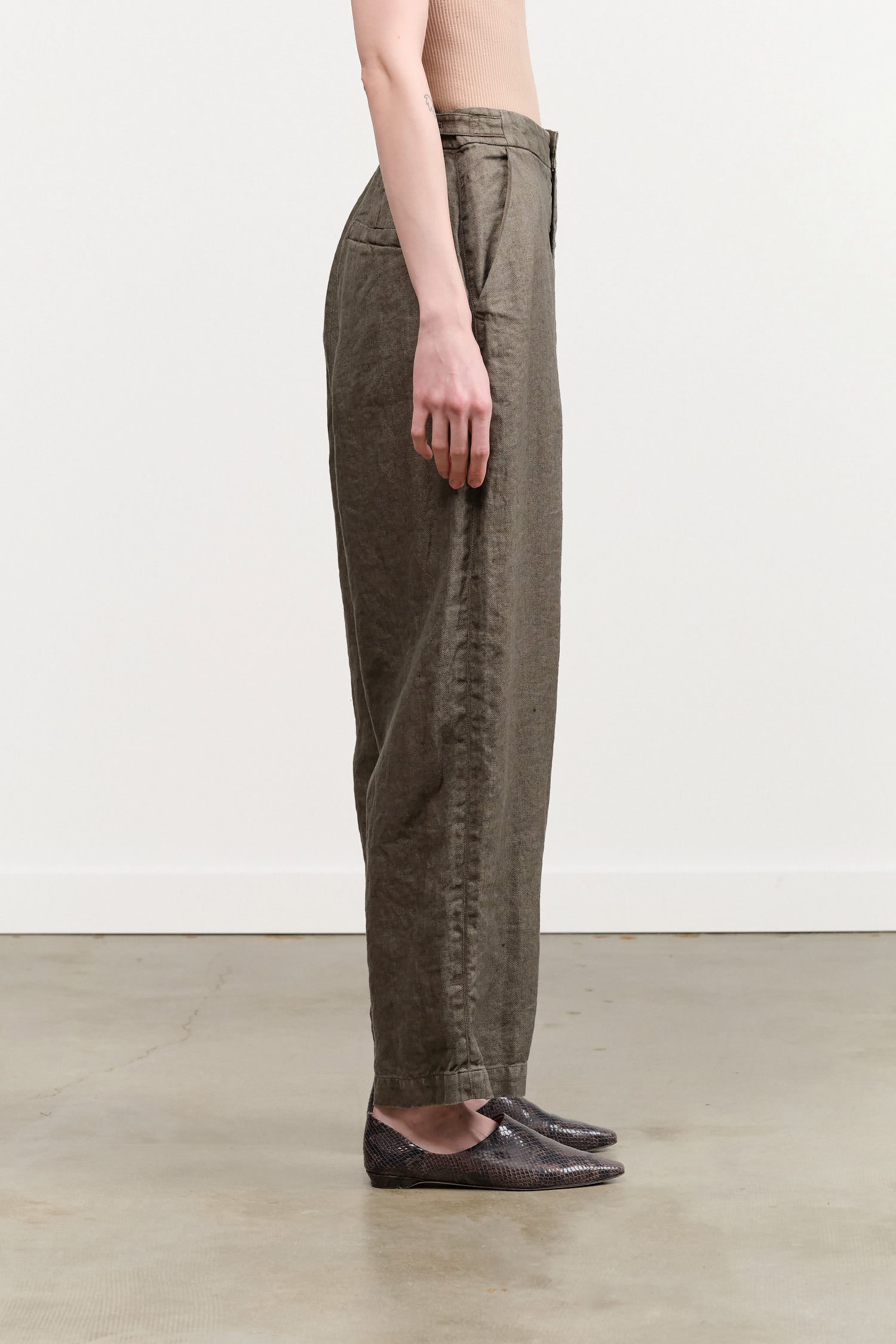 Pas de Calais Designer Brand Linen Twill Wide Pants Trousers in Khaki Green