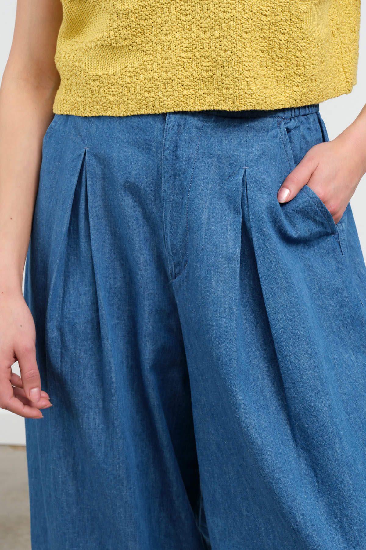 Crotch view of 7 oz Cotton Linen Denim Pants