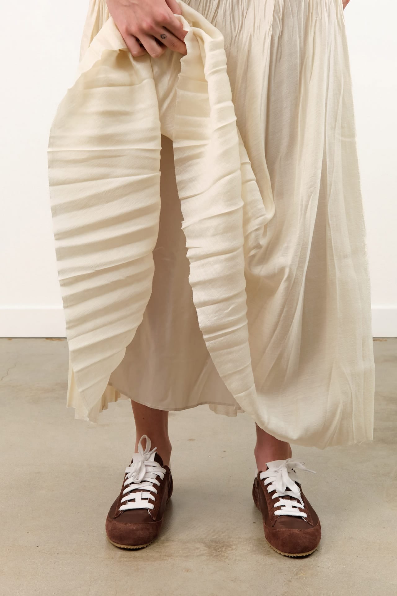 Pas de Calais Apparel Womens Skirts Acetate Lyocell Slub Lawn Pleated Skirt