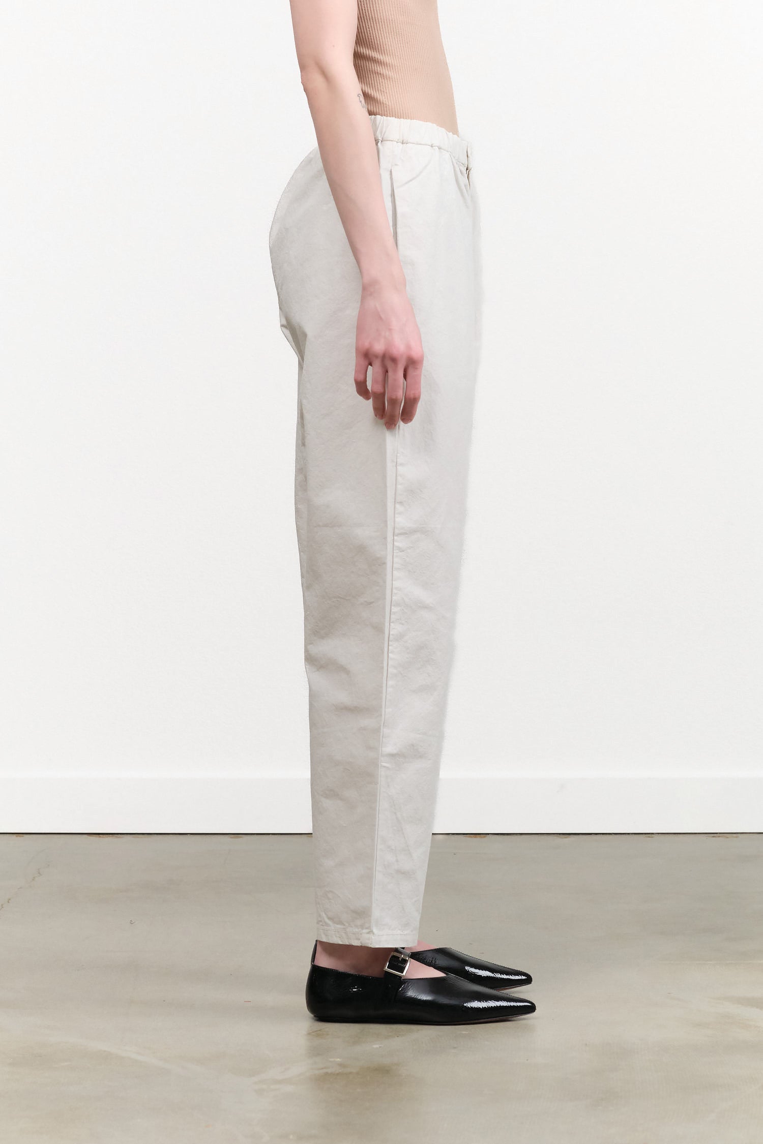 Pas de Calais Designer Brand C/H Loose Slim Trousers Pants in Ivory White 