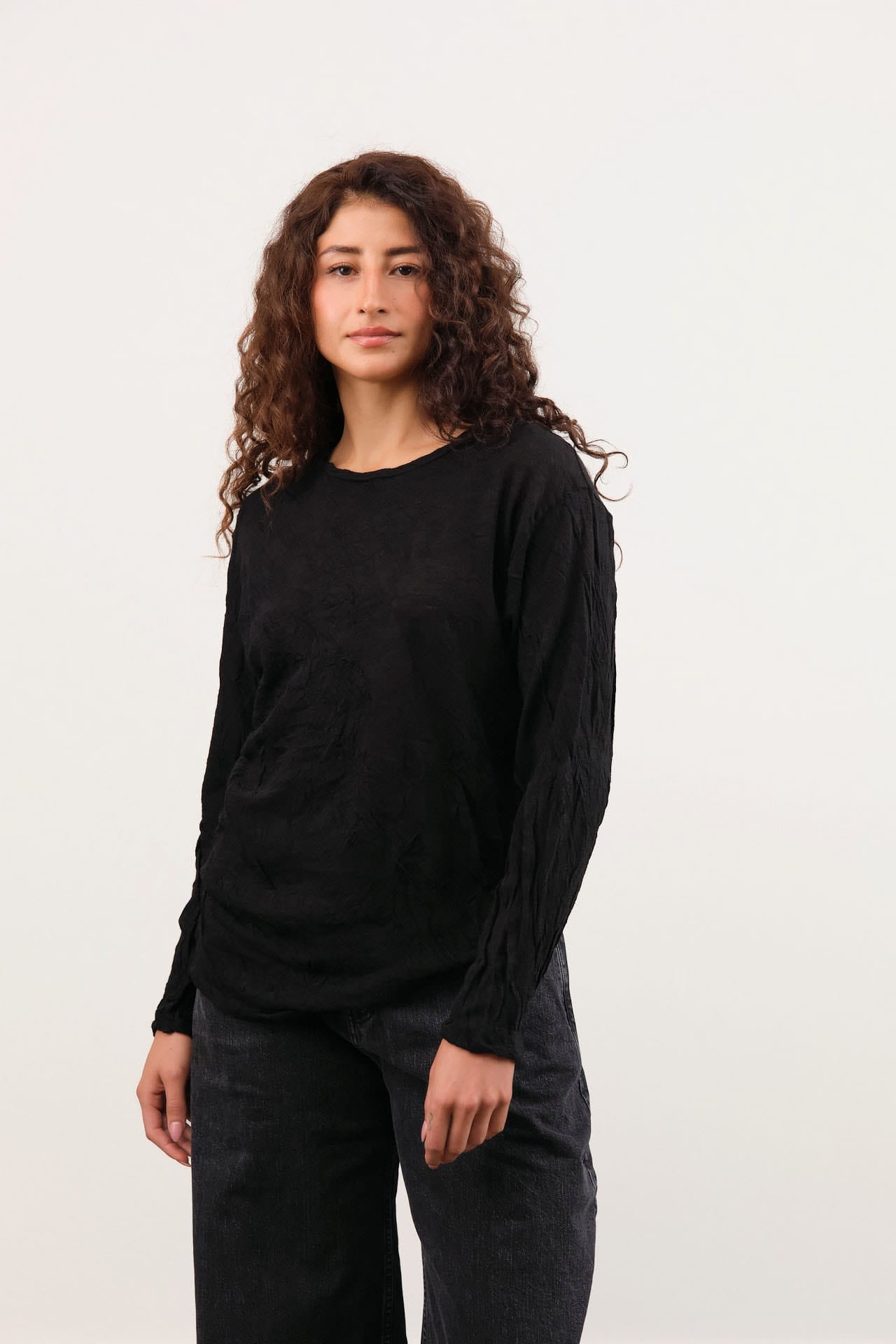 Pas de Calais Apparel Womens Blouses Crinkle-Finish Wool Gauze Jersey Crewneck Pullover in Black