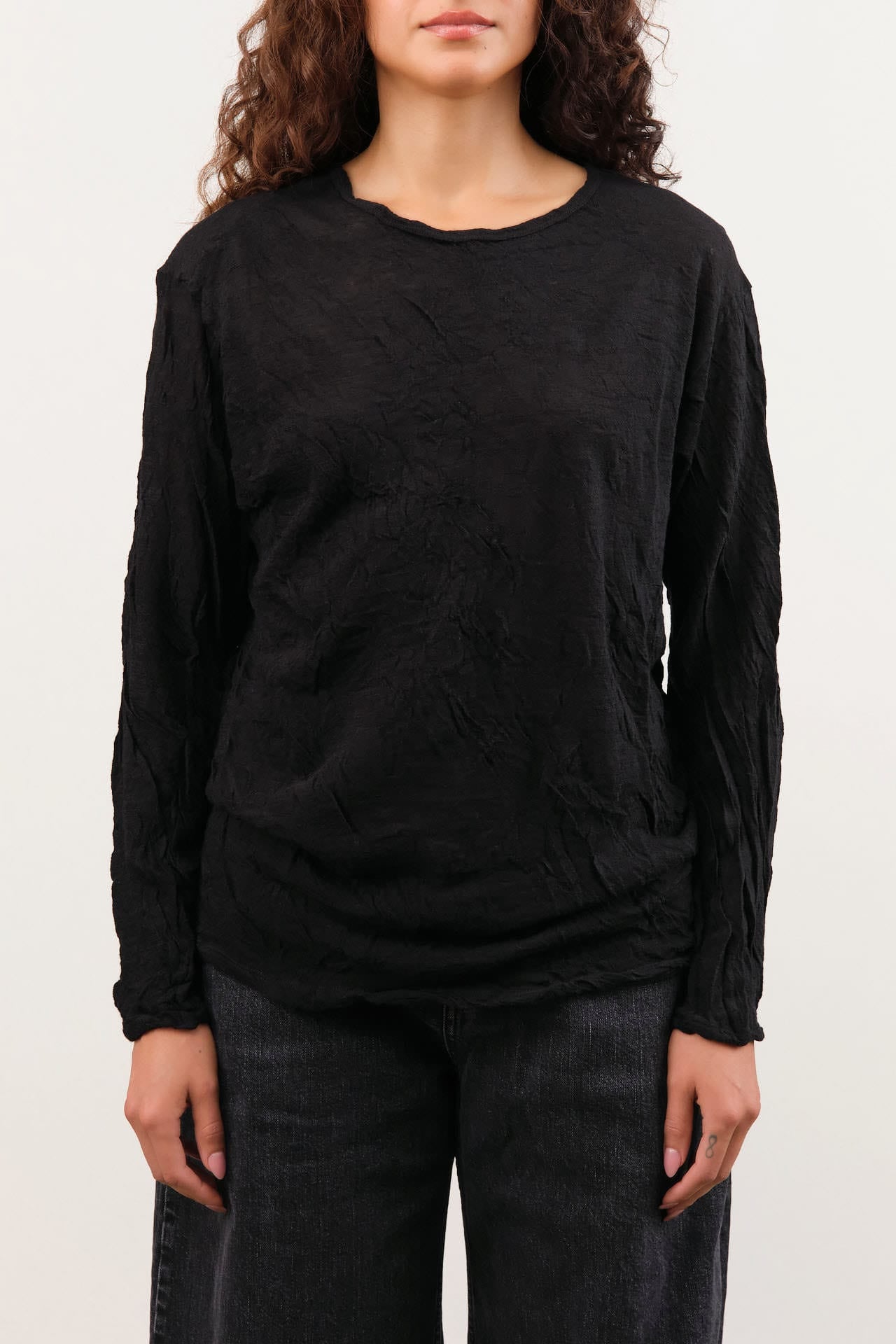 Pas de Calais Apparel Womens Blouses Crinkle-Finish Wool Gauze Jersey Crewneck Pullover in Black