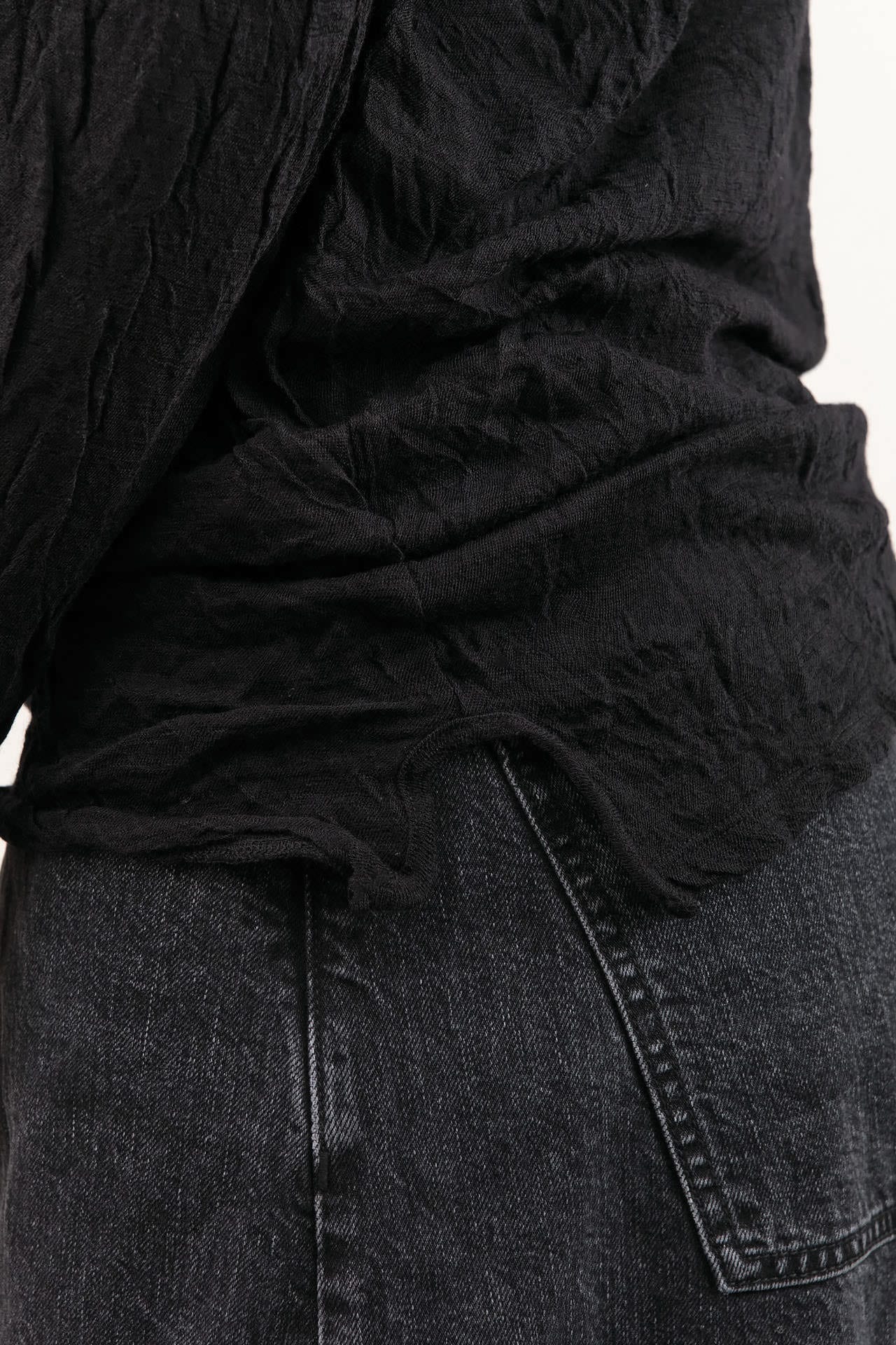 Pas de Calais Apparel Womens Blouses Crinkle-Finish Wool Gauze Jersey Crewneck Pullover in Black