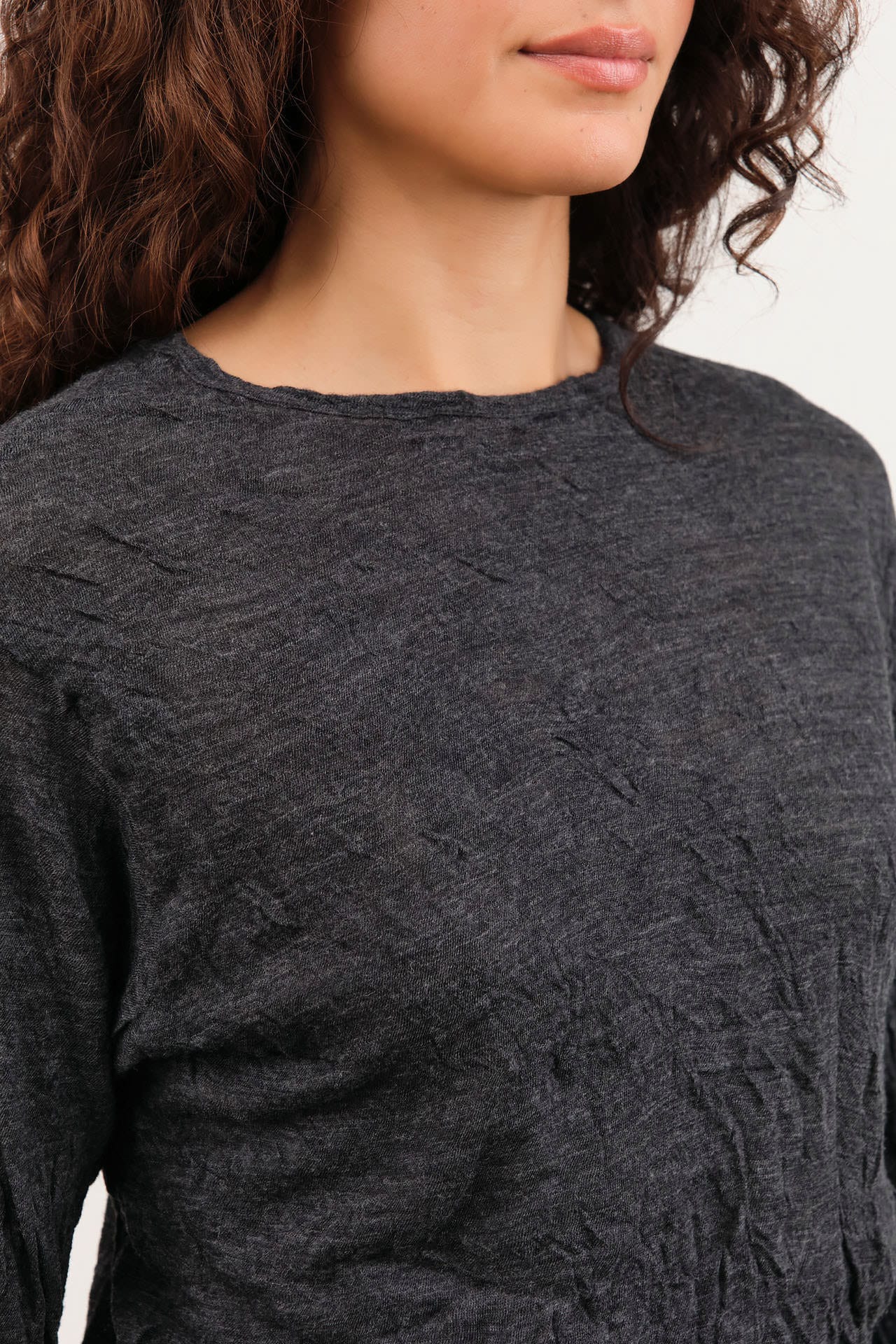 Pas de Calais Apparel Womens Blouses Crinkle-Finish Wool Gauze Jersey Crewneck Pullover in Charcoal