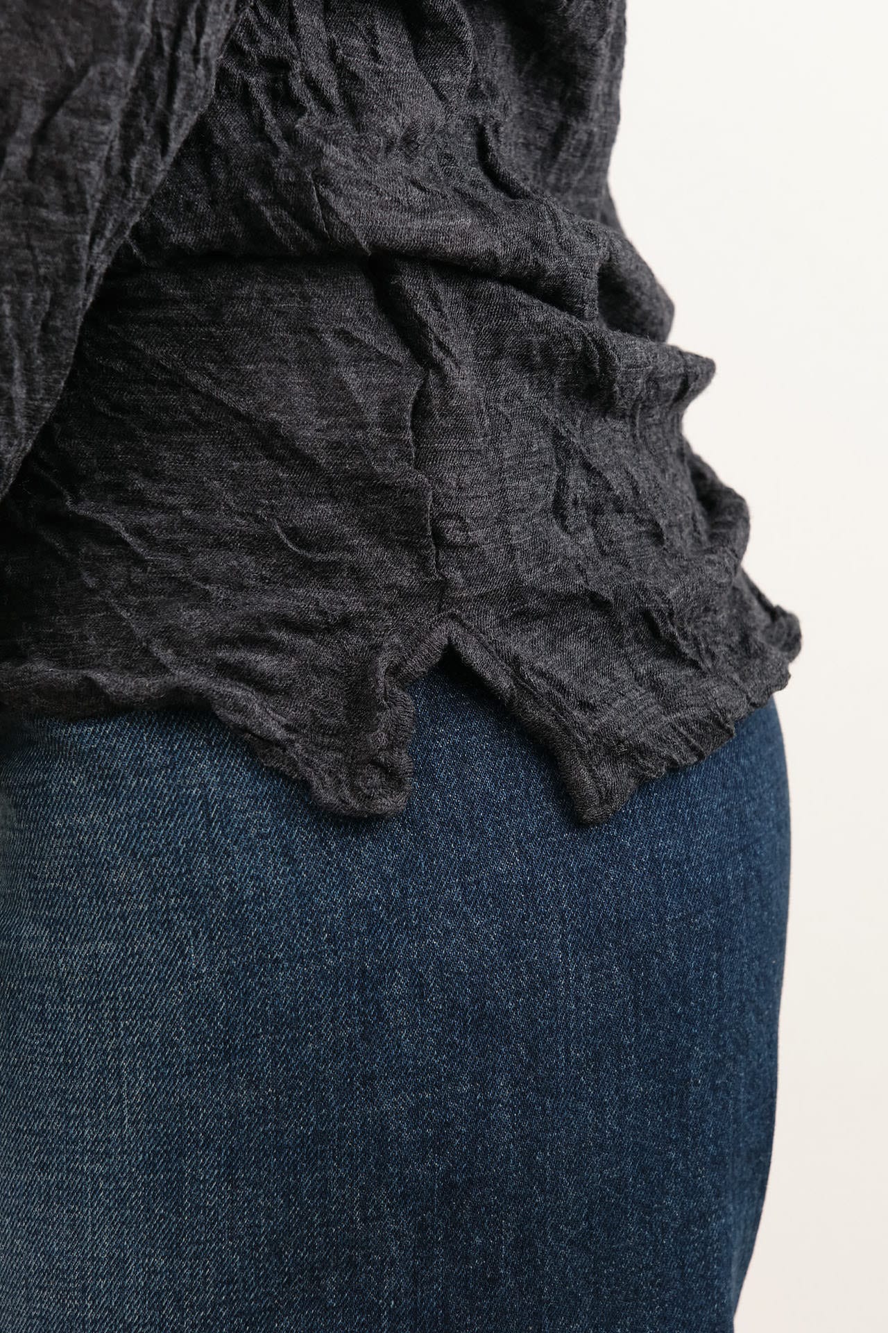 Pas de Calais Apparel Womens Blouses Crinkle-Finish Wool Gauze Jersey Crewneck Pullover in Charcoal