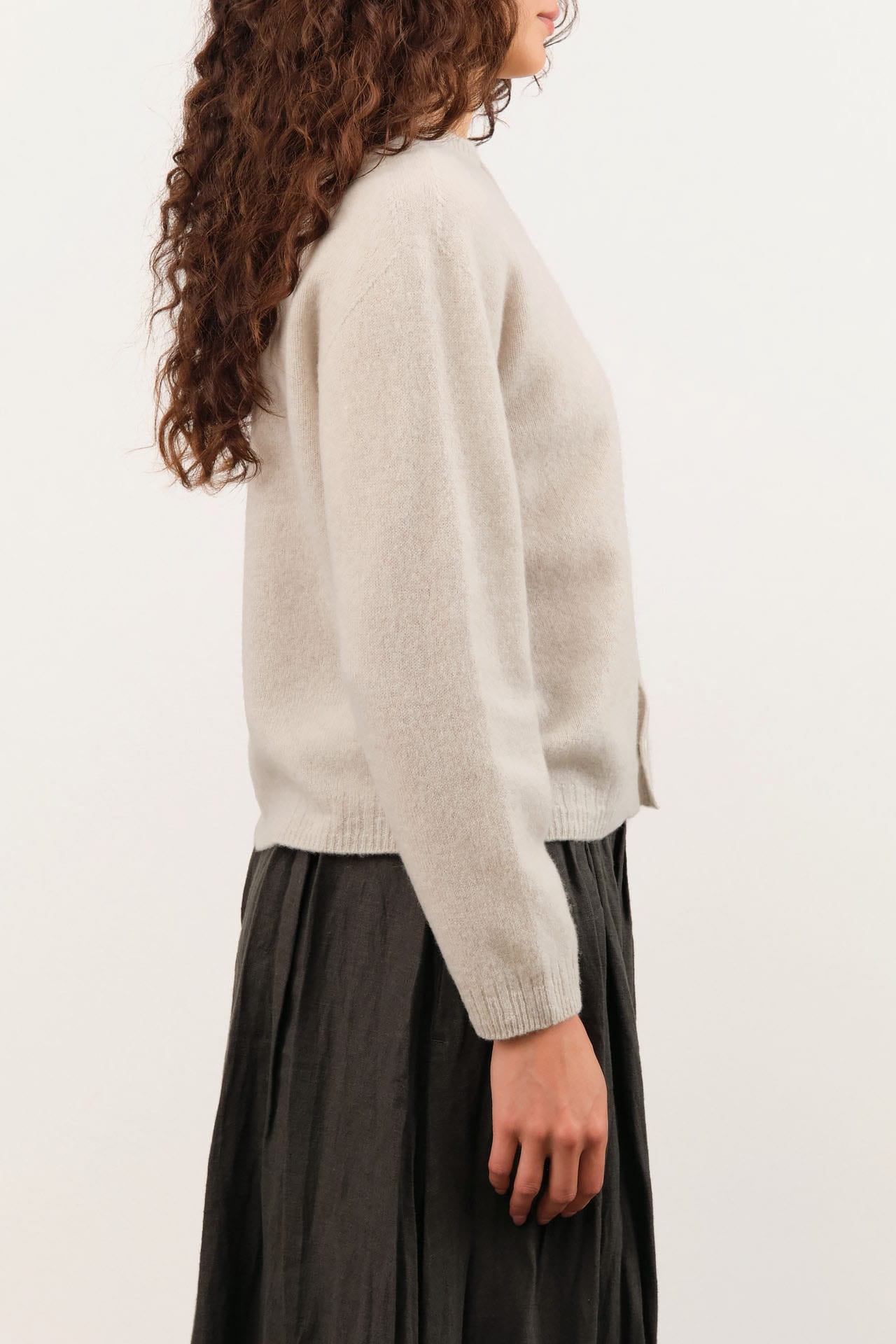 Pas de Calais Apparel Womens Sweaters Fine Wool Crewneck Cardigan