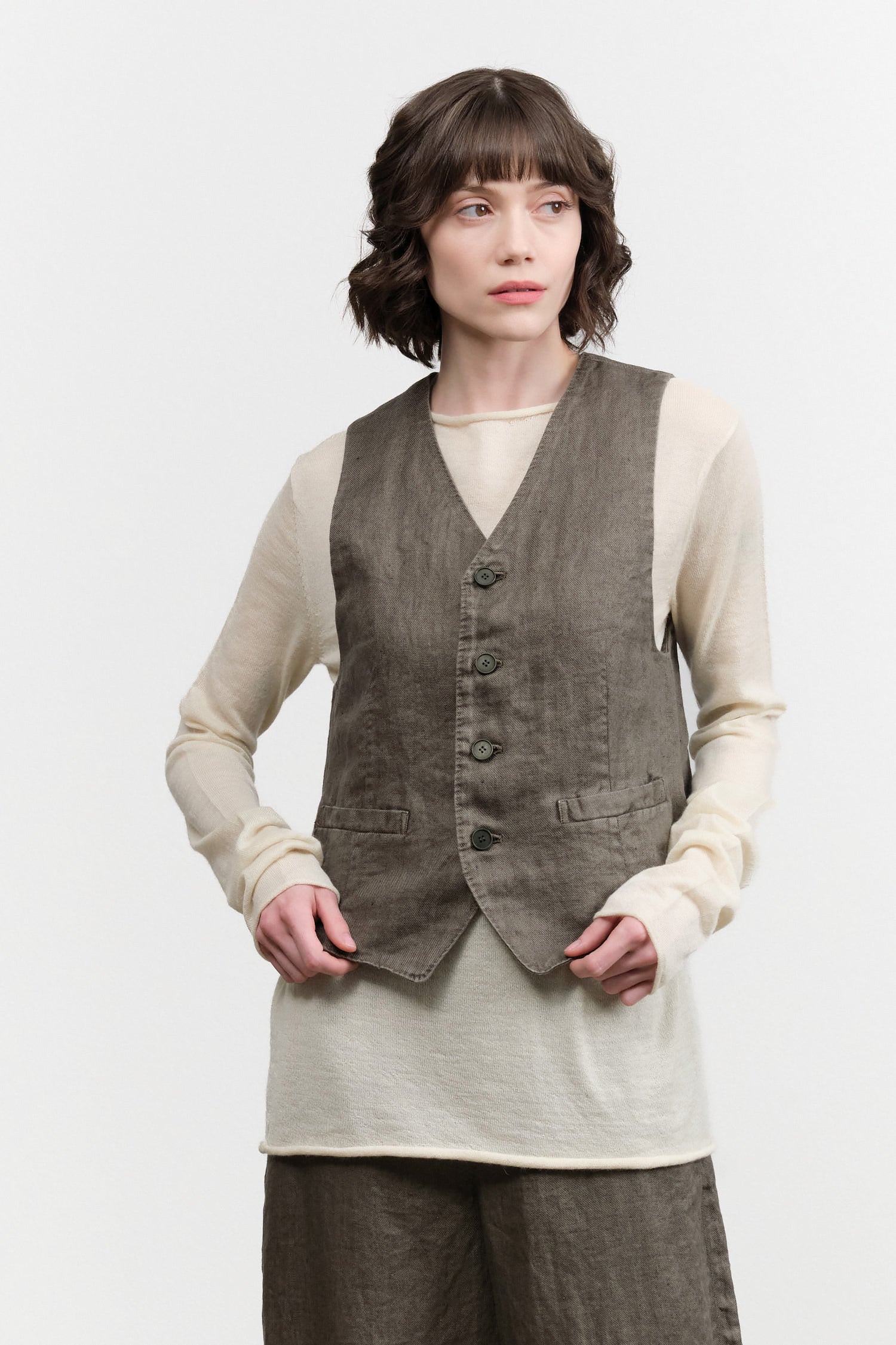 Pas de Calais Linen Twill V-Neck Vest in Khaki