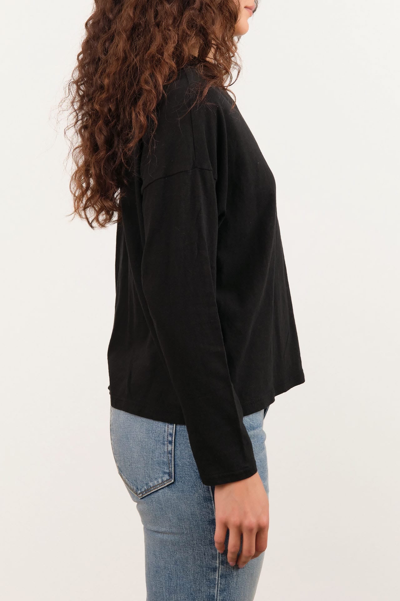 Pas de Calais Apparel Womens Tees Recycle Jersey Long Sleeve Pullover in Black