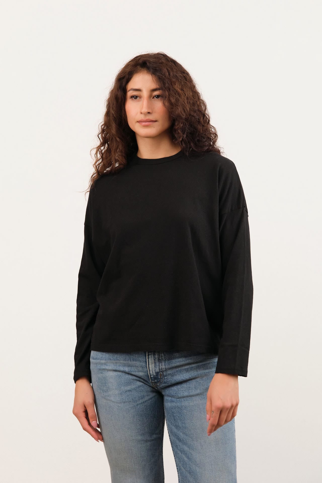 Pas de Calais Apparel Womens Tees Recycle Jersey Long Sleeve Pullover in Black