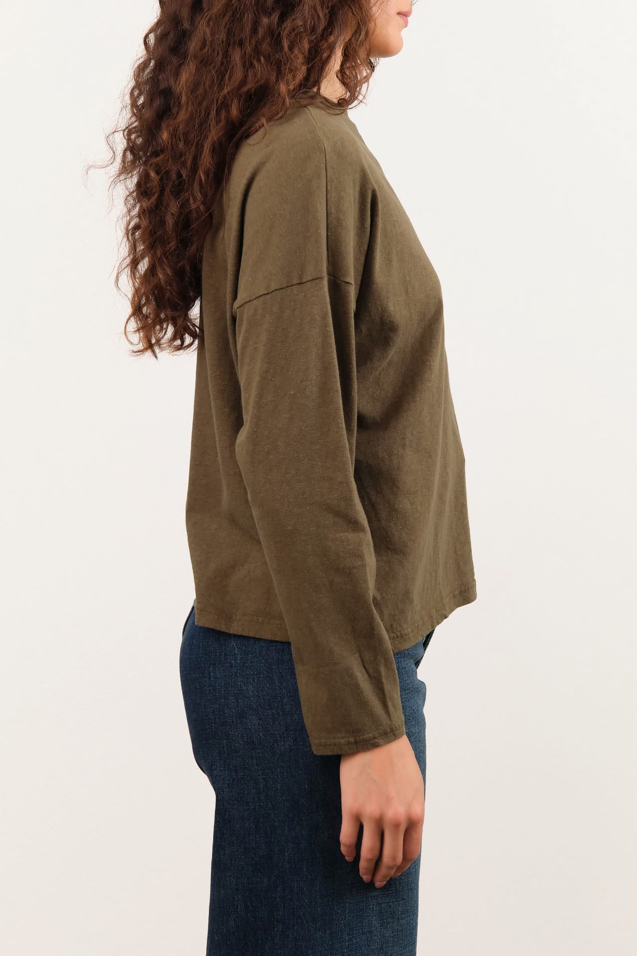 Pas de Calais Apparel Womens Tees Recycle Jersey Long Sleeve Pullover in Khaki