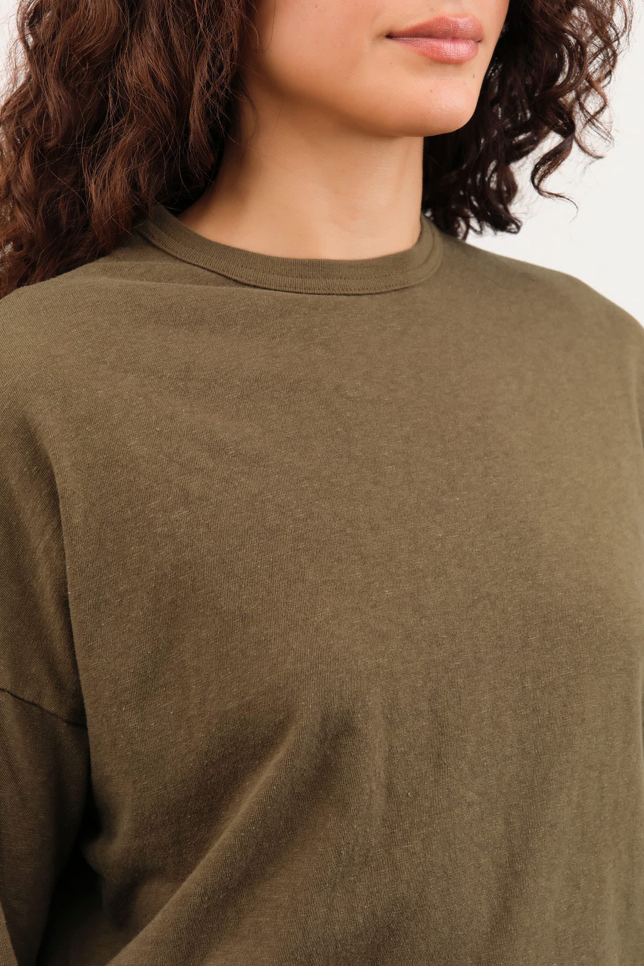 Pas de Calais Apparel Womens Tees Recycle Jersey Long Sleeve Pullover in Khaki