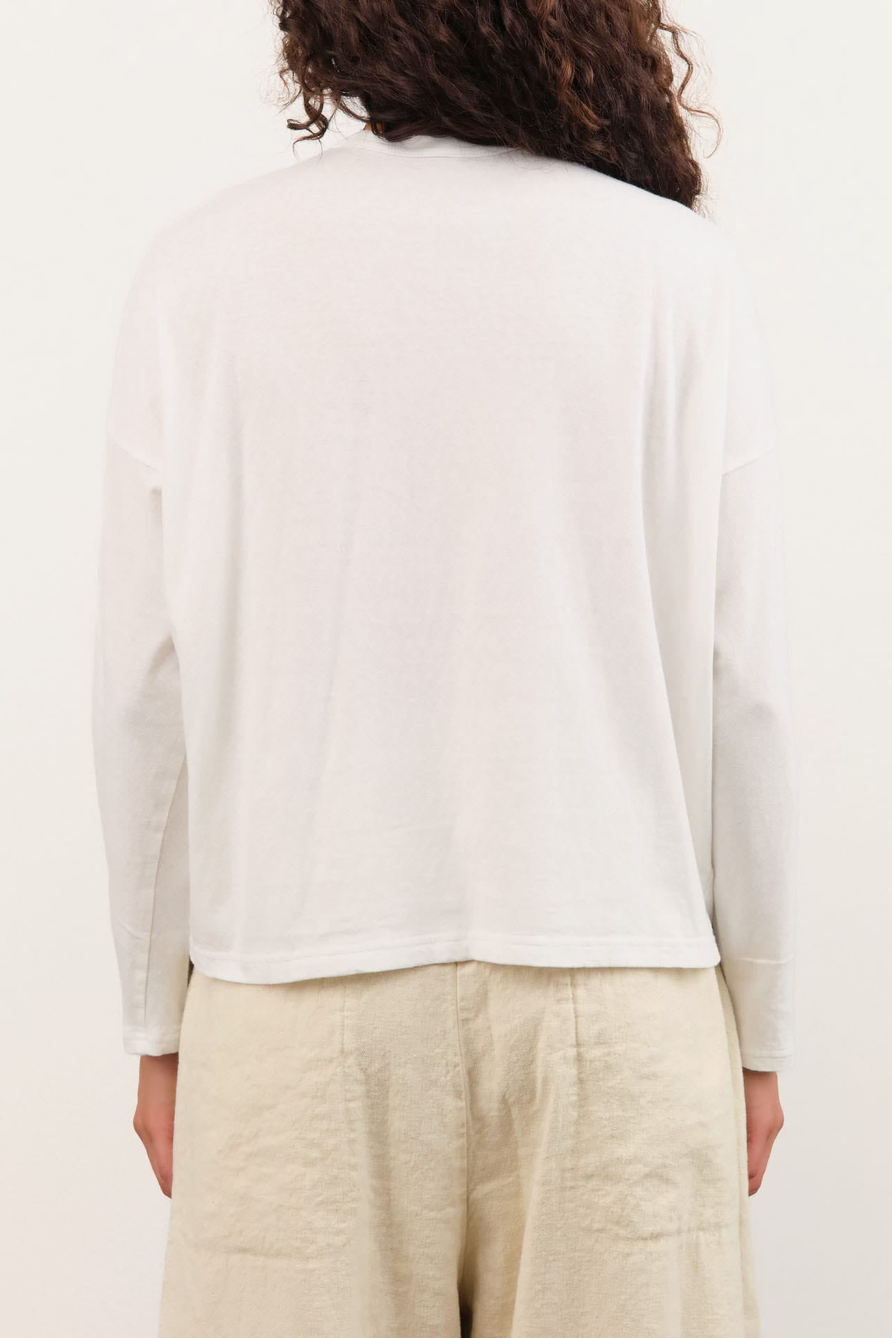 Pas de Calais Apparel Womens Tees Recycle Jersey Long Sleeve Pullover in White