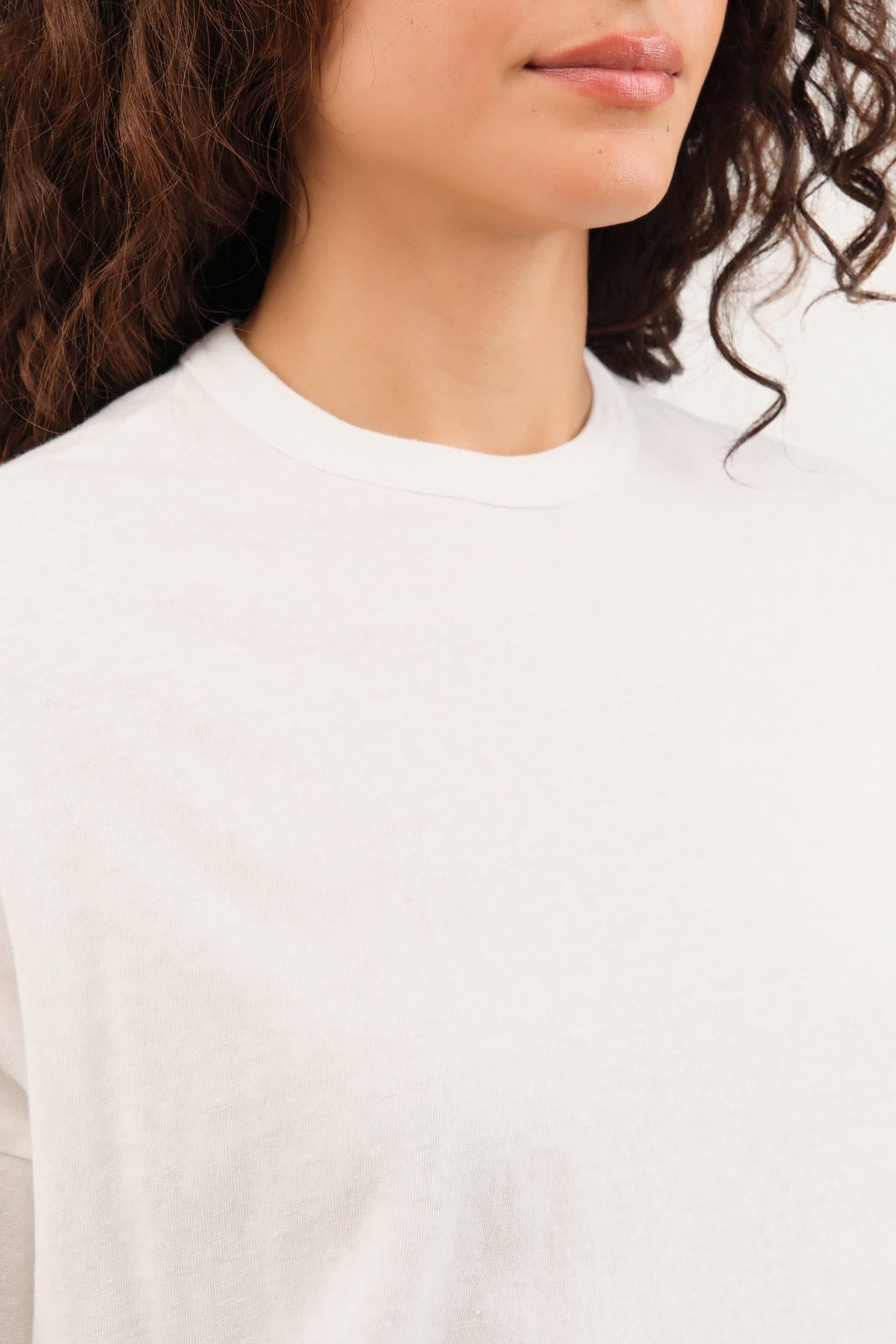 Pas de Calais Apparel Womens Tees Recycle Jersey Long Sleeve Pullover in White