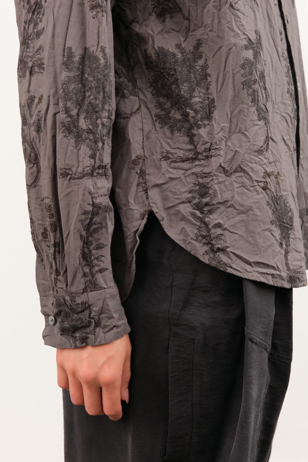 Pas de Calais Apparel Womens Blouses Relax Herbal Print Shirt