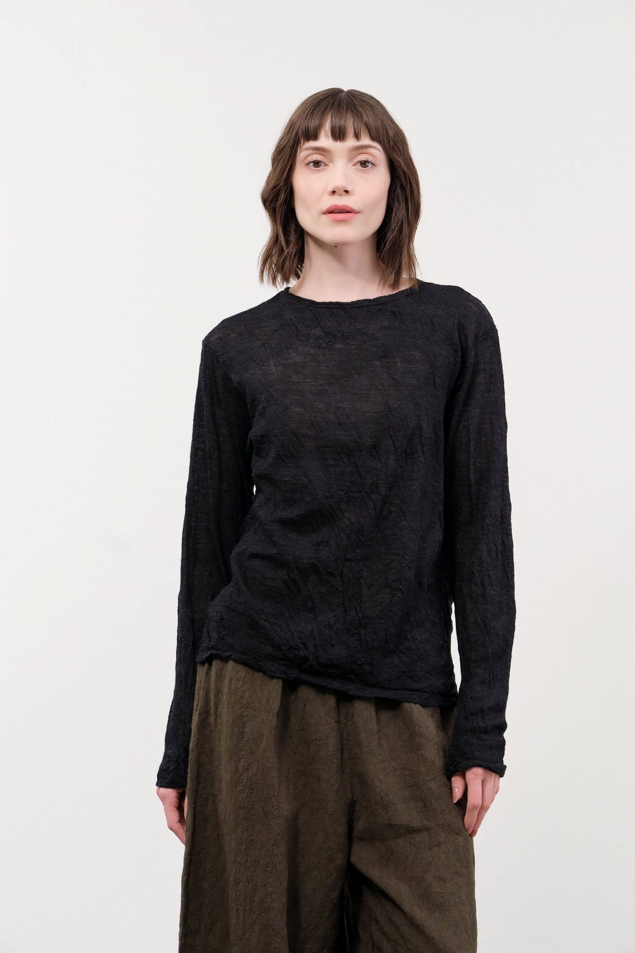 Pas de Calais Apparel Womens Sweaters Wool Gauze Crinkle Pullover Jersey in Charcoal