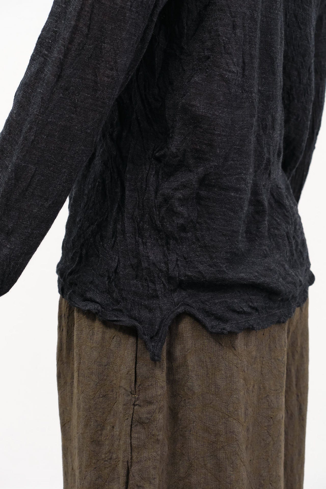 Pas de Calais Apparel Womens Sweaters Wool Gauze Crinkle Pullover Jersey in Charcoal