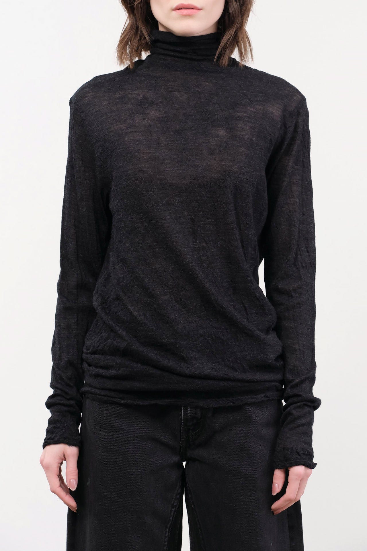 Pas de Calais Apparel Womens Sweaters Wool Gauze Crinkle Turtleneck Jersey Pullover in Charcoal