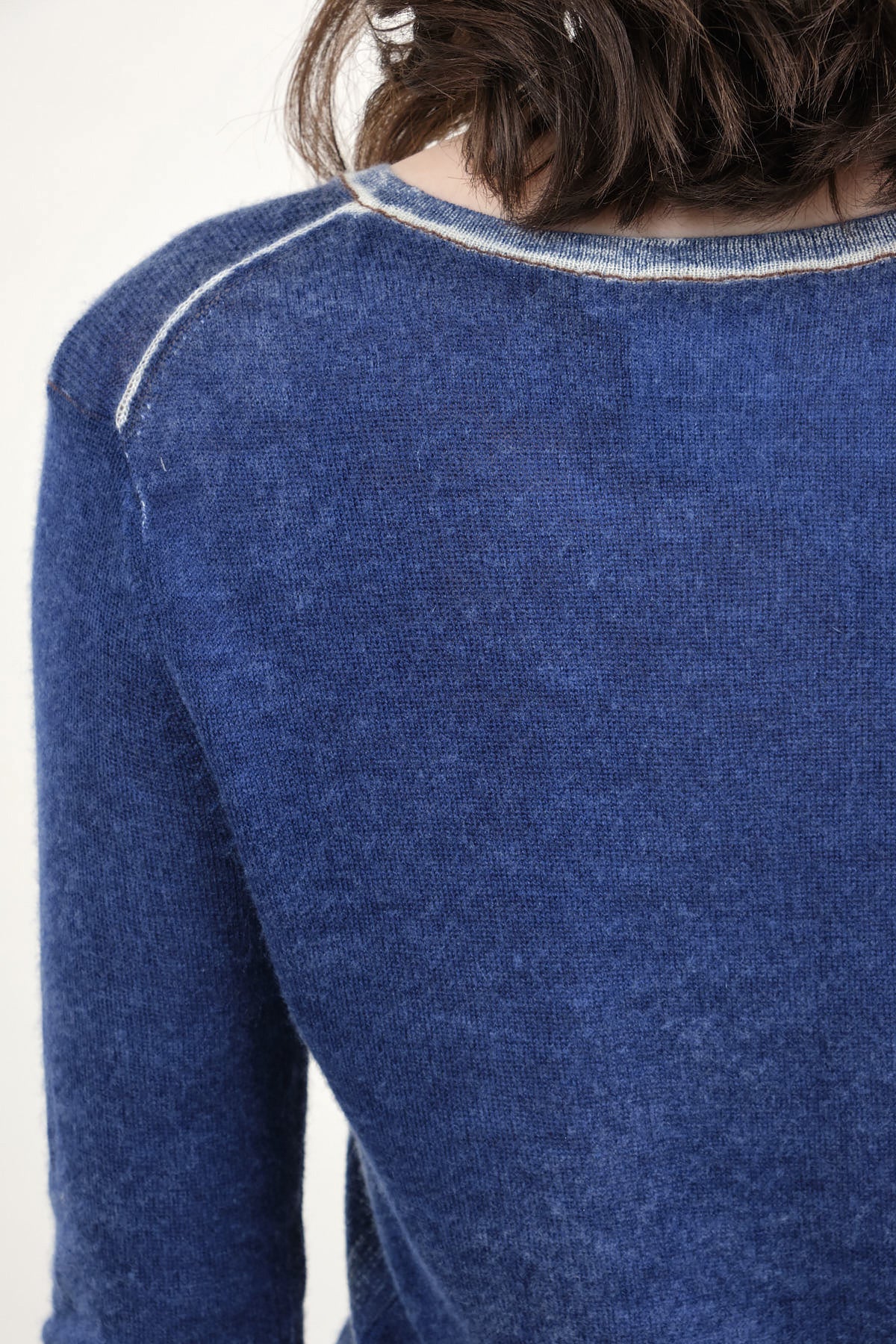 Back details on L/S Printed Crew in Navy Sky