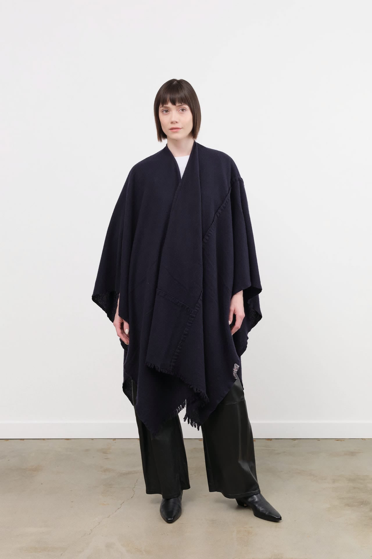 Private 0204 Accessories Scarves 1810 Pucho Cashmere Vintage Finish Scarf in Navy Navy
