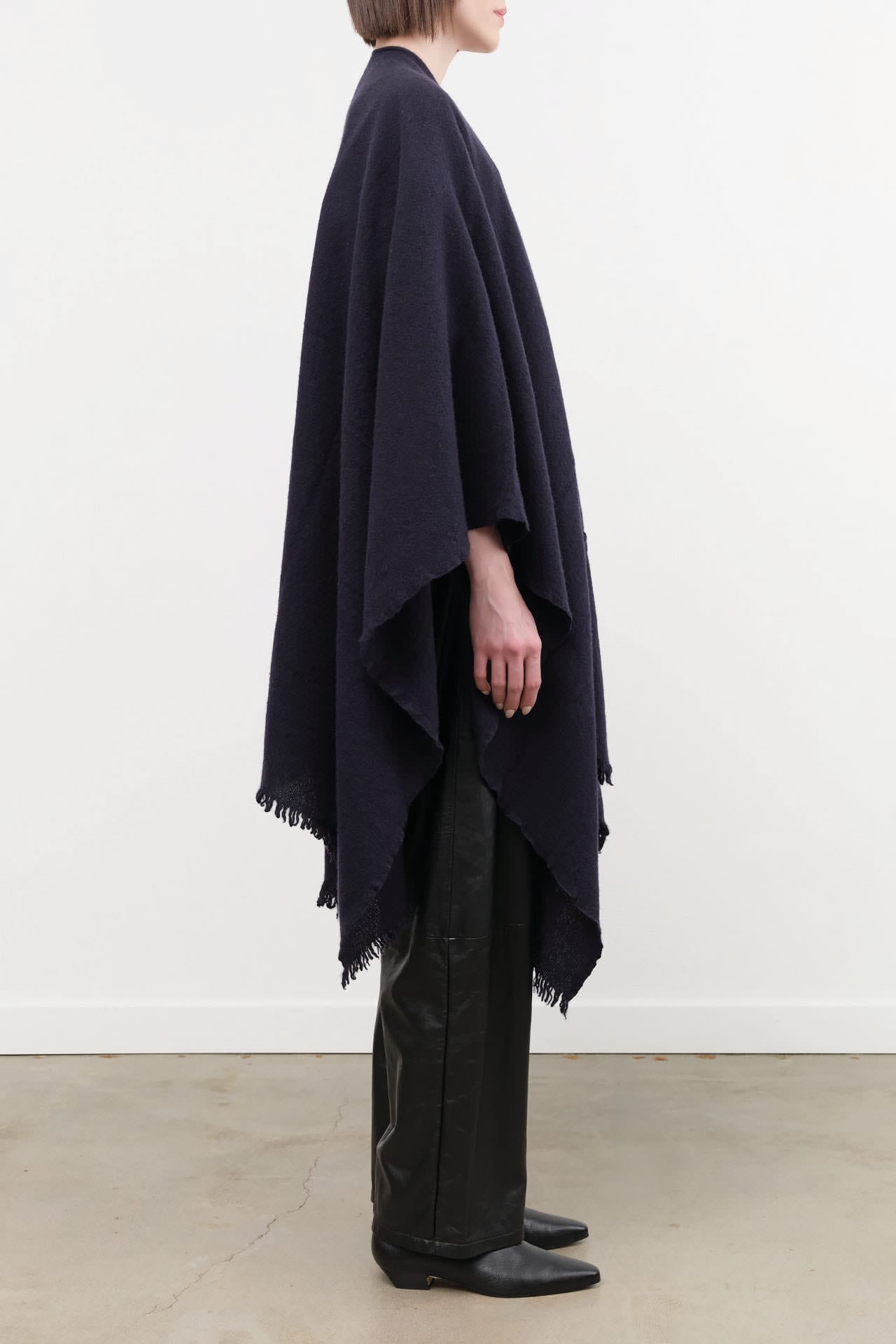 Private 0204 Accessories Scarves 1810 Pucho Cashmere Vintage Finish Scarf in Navy Navy