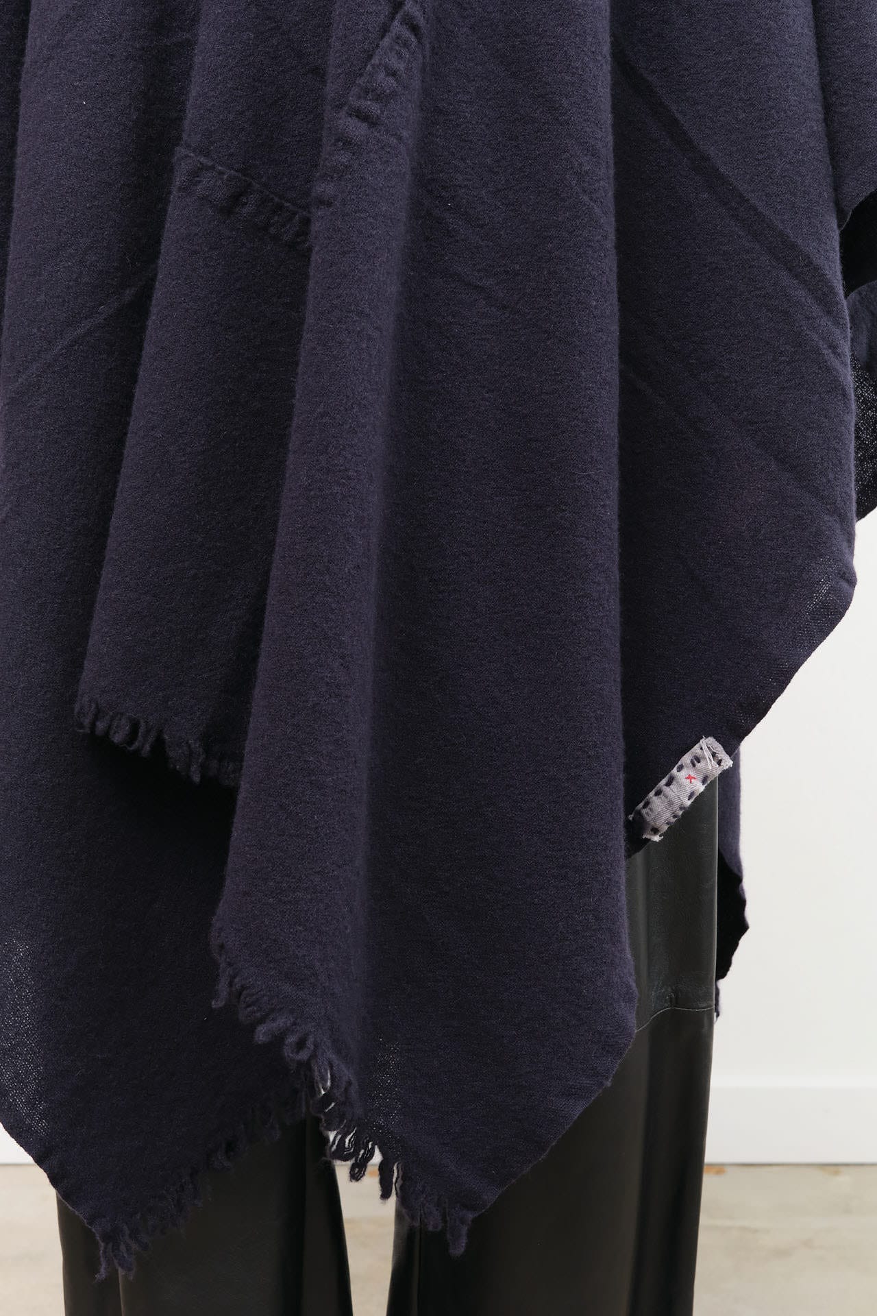 Private 0204 Accessories Scarves 1810 Pucho Cashmere Vintage Finish Scarf in Navy Navy