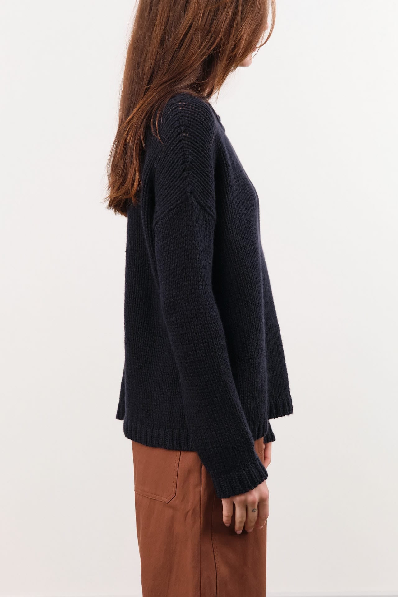 Private 0204 Apparel Womens Sweaters 236 Cashmere Sweater in Navy