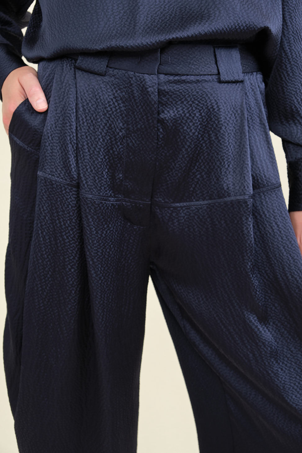 Front pleating on Cropped Divide Pant