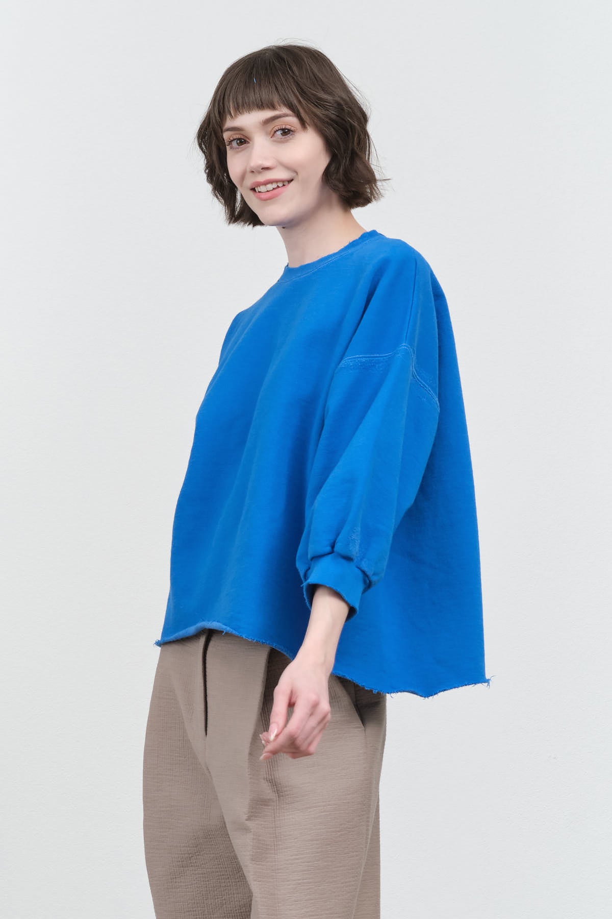 Styled view of Fond Sweatshirt in Royal
