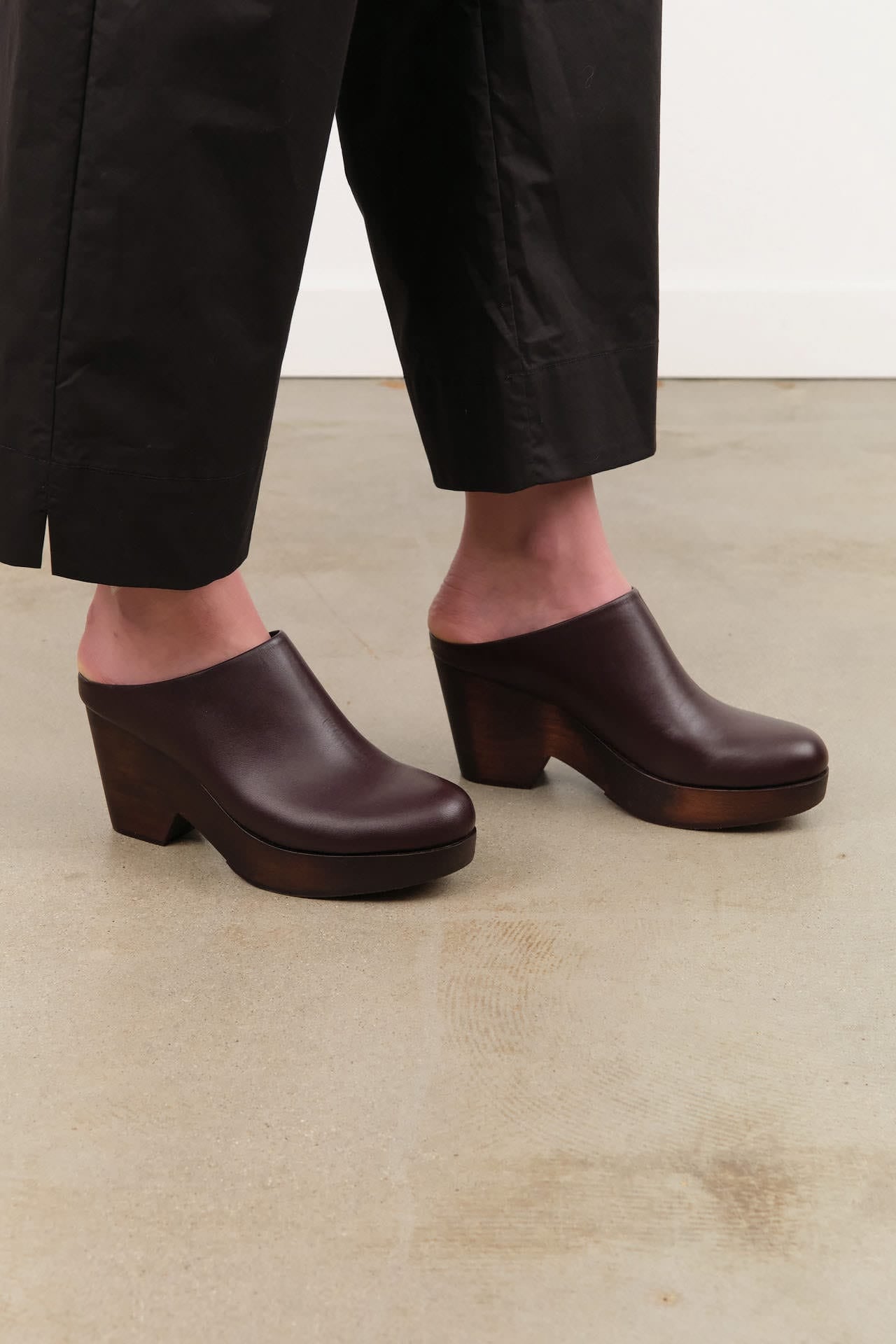 Rachel Comey Accessories Womens Shoes Gammon Clog in Auburn