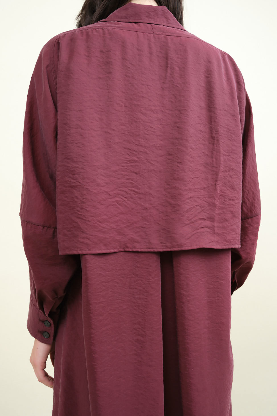 Back detailing on Kilo Trench in Maroon