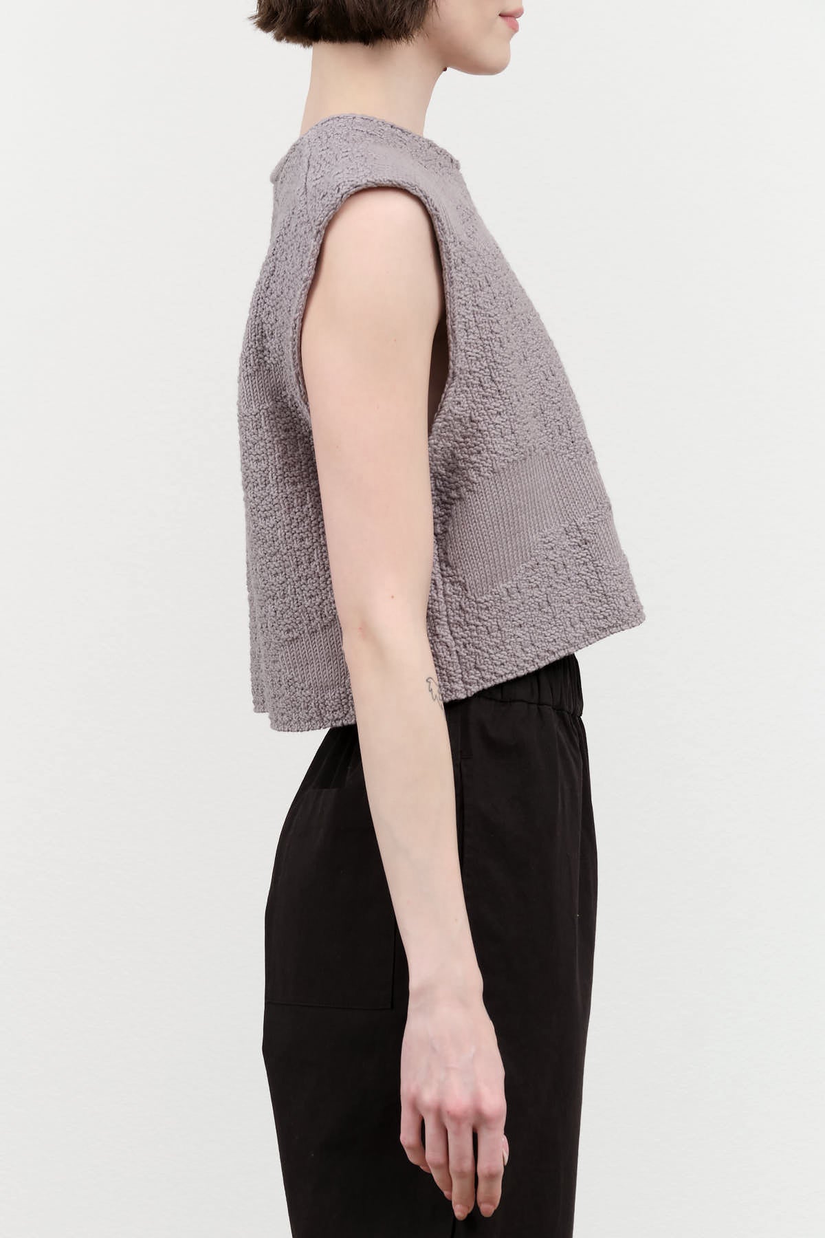 Side view of Pacer Top in Grey
